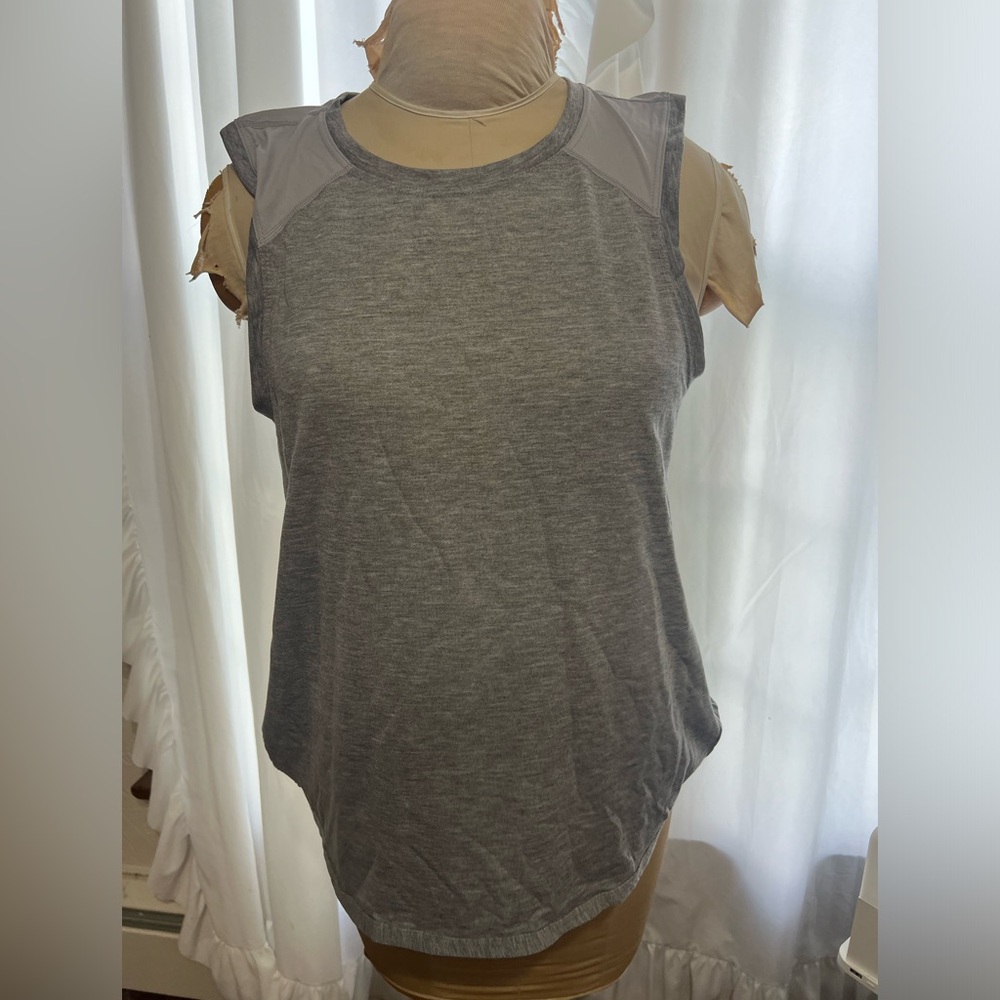 gray athletic tank
